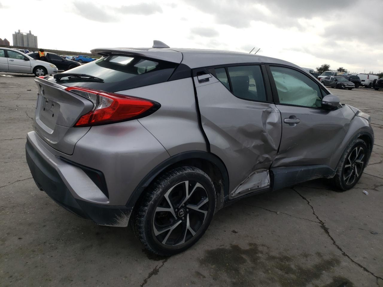 2018 TOYOTA C-HR XLE - Image 3