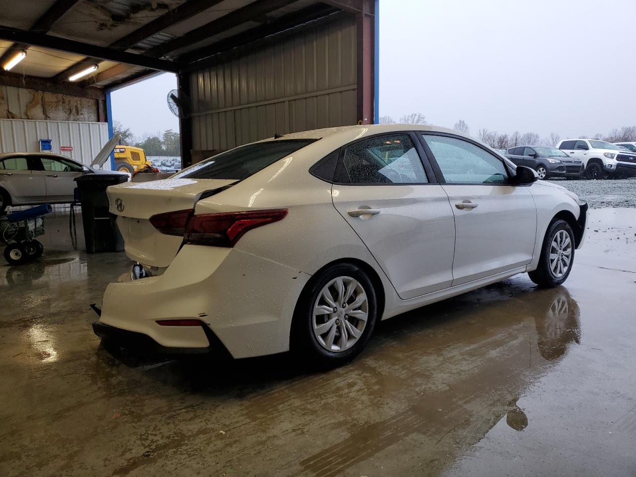 2019 HYUNDAI ACCENT SE - Фото 3