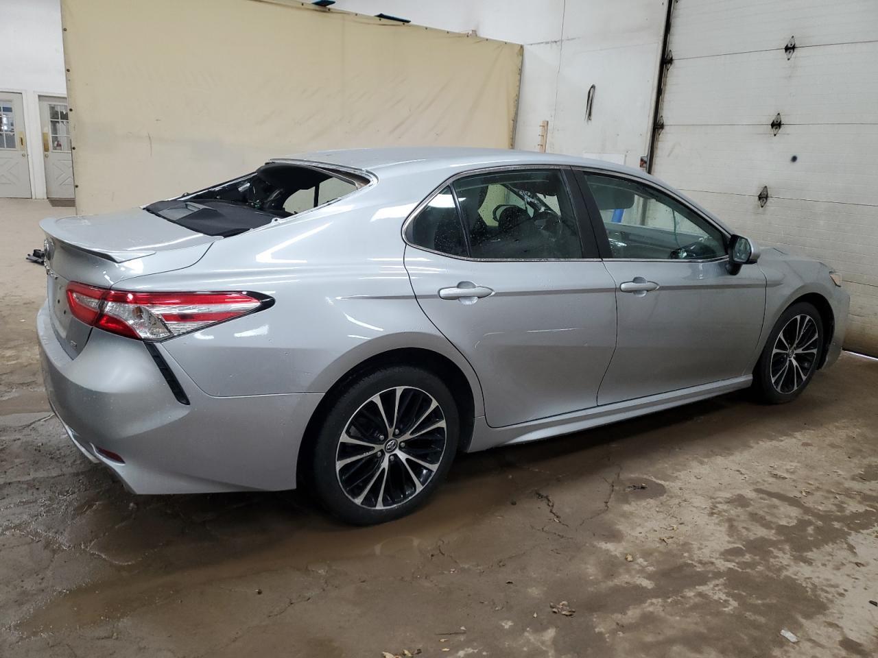 2020 TOYOTA CAMRY SE - Image 3