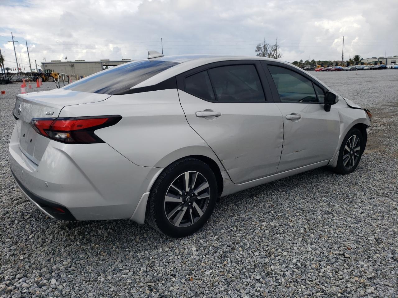 2021 NISSAN VERSA SV - Image 3