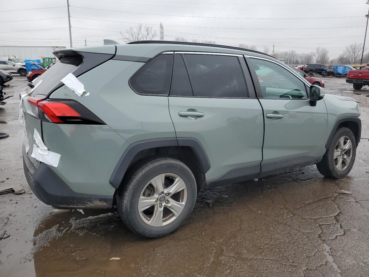 2020 TOYOTA RAV4 XLE - Image 3