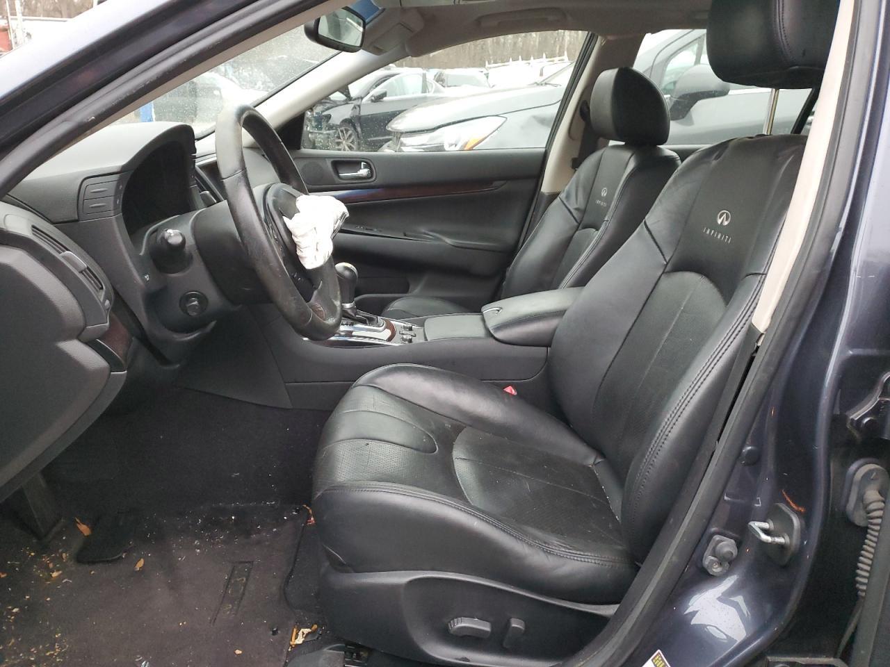 2011 INFINITI G37 - Image 7
