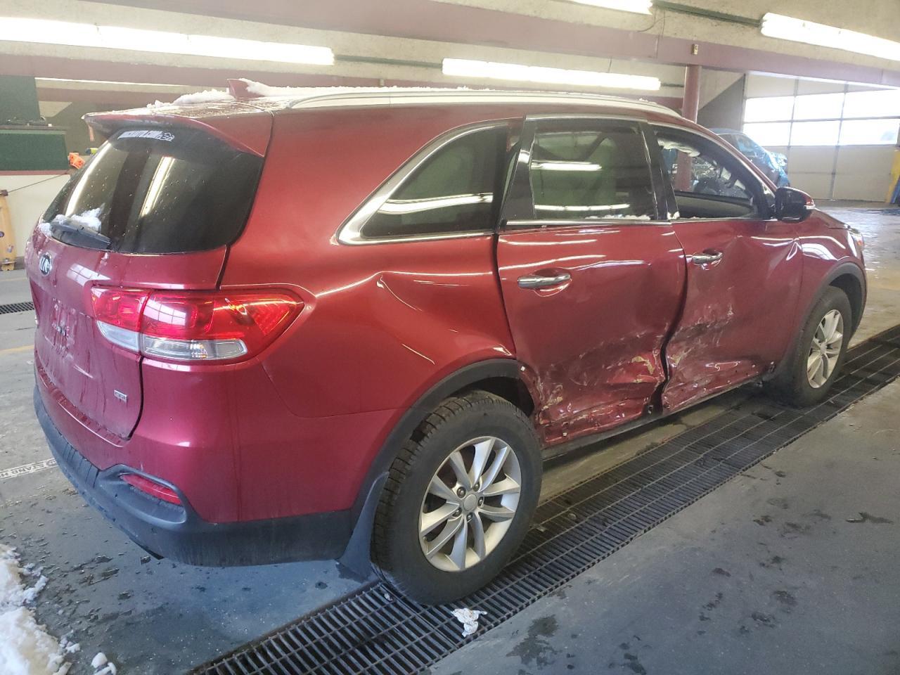 2017 KIA SORENTO LX - Фото 3