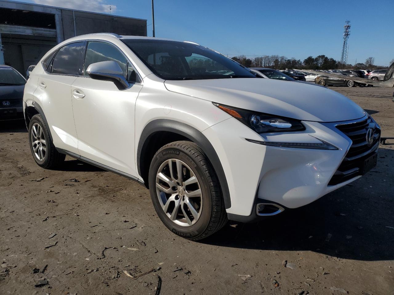 2015 LEXUS NX 200T - Фото 4
