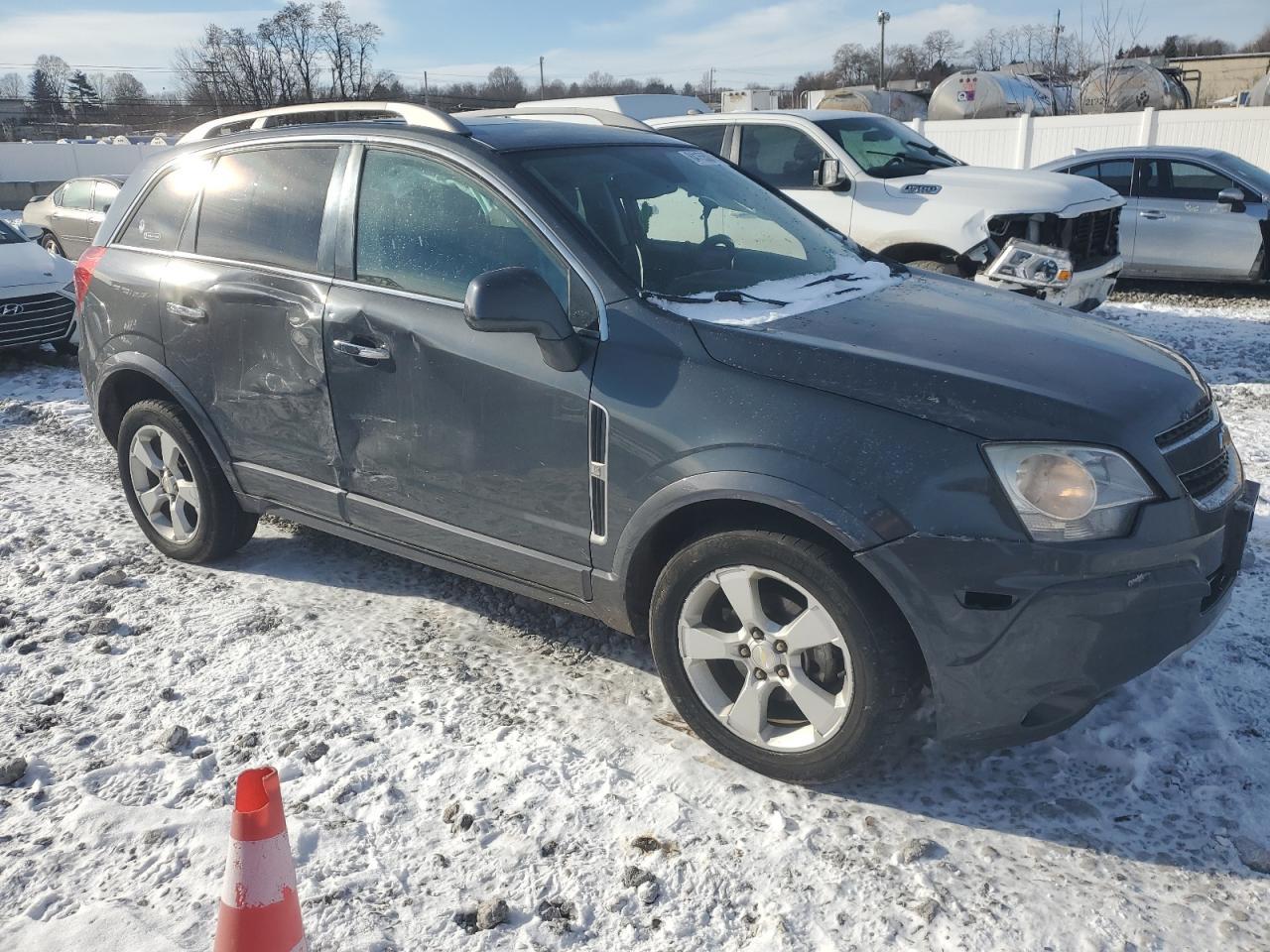 2013 CHEVROLET CAPTIVA LT - Image 4