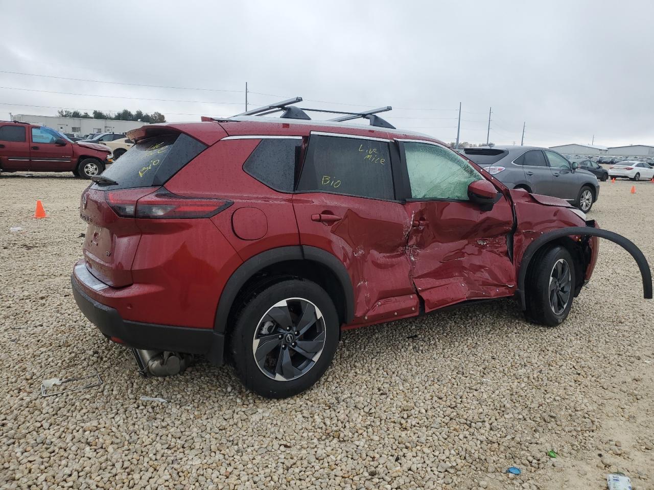 2024 NISSAN ROGUE SV - Image 3