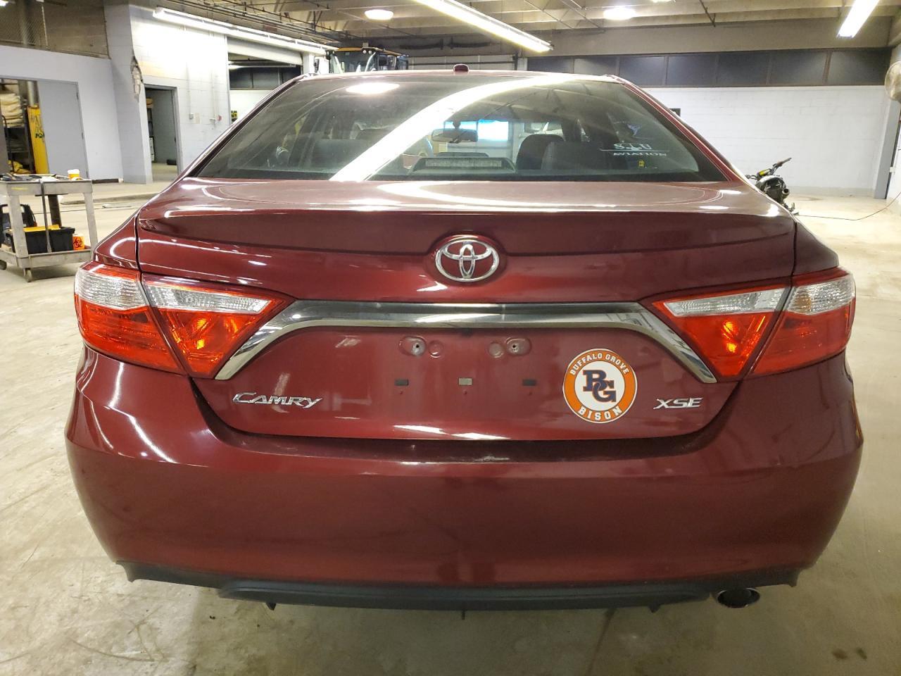 2017 TOYOTA CAMRY LE - Фото 6