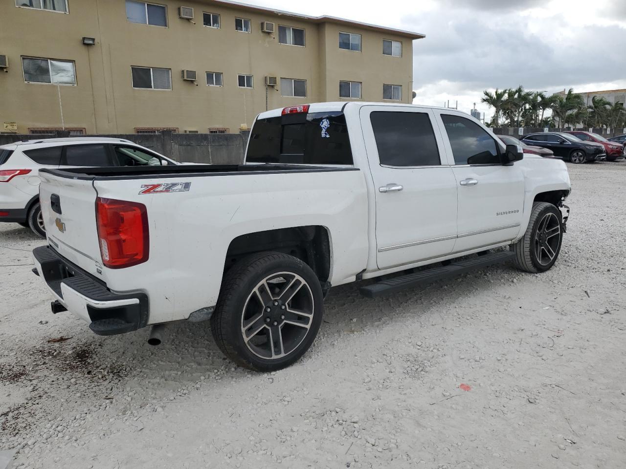 2017 CHEVROLET SILVERADO - Image 3