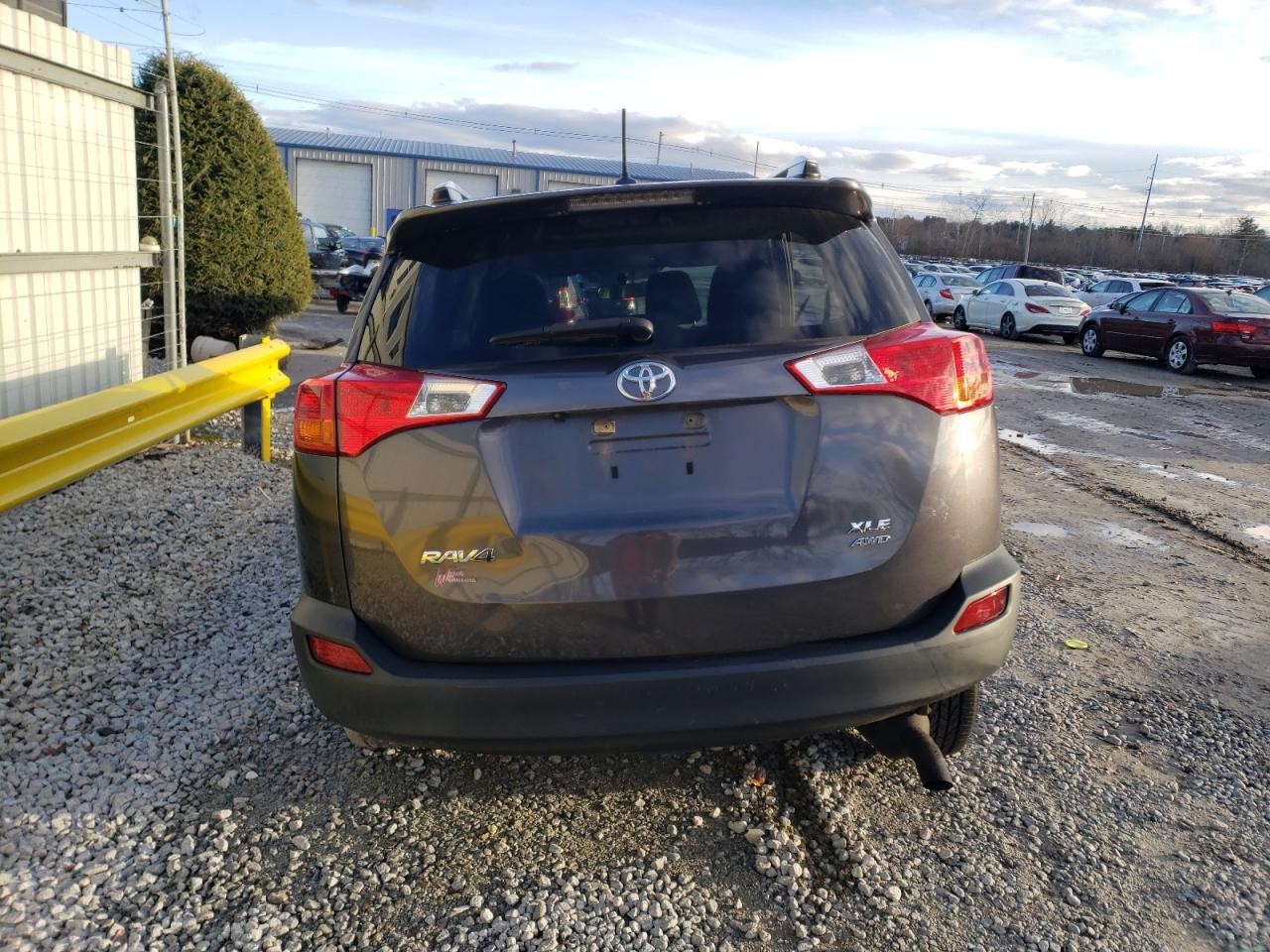 2015 TOYOTA RAV4 XLE - Image 6
