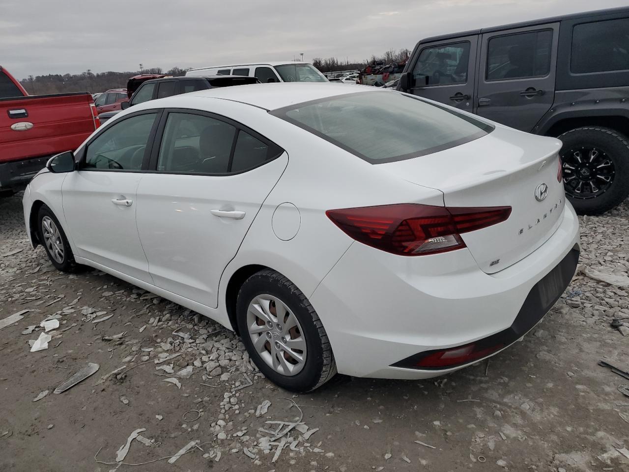 2019 HYUNDAI ELANTRA SE - Фото 2