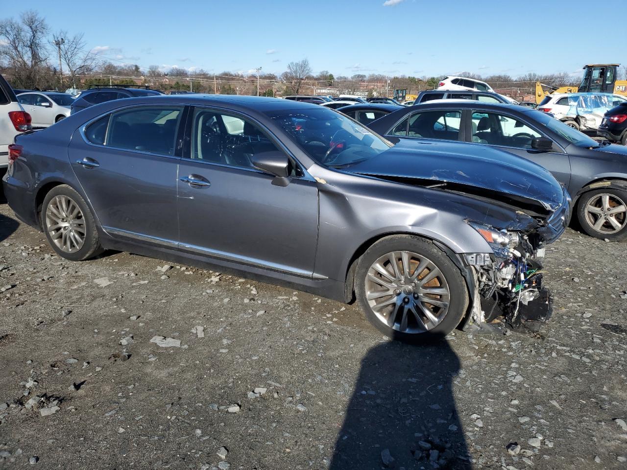 2015 LEXUS LS 460L - Image 4