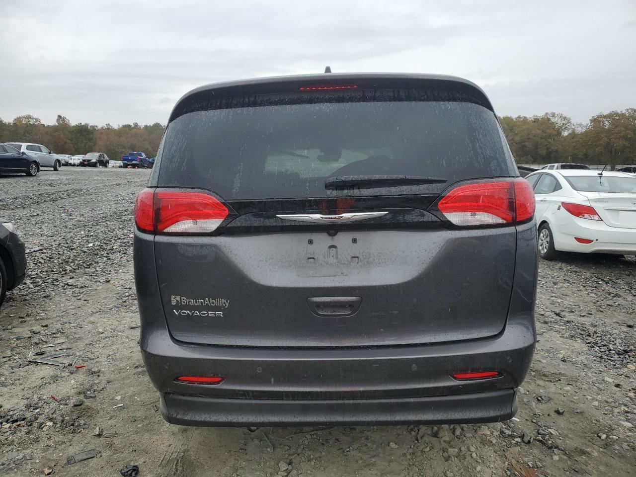 2022 CHRYSLER VOYAGER LX - Фото 6