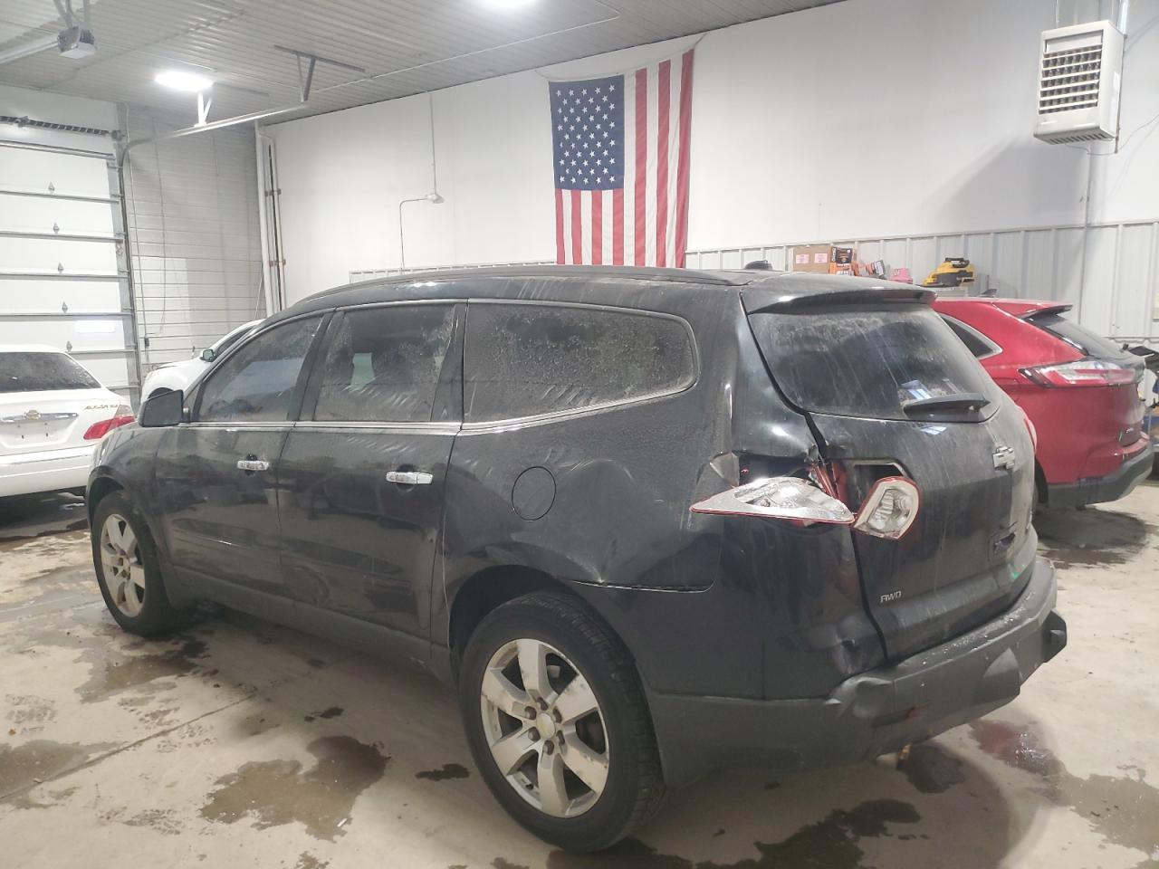 2011 CHEVROLET TRAVERSE L - Фото 2