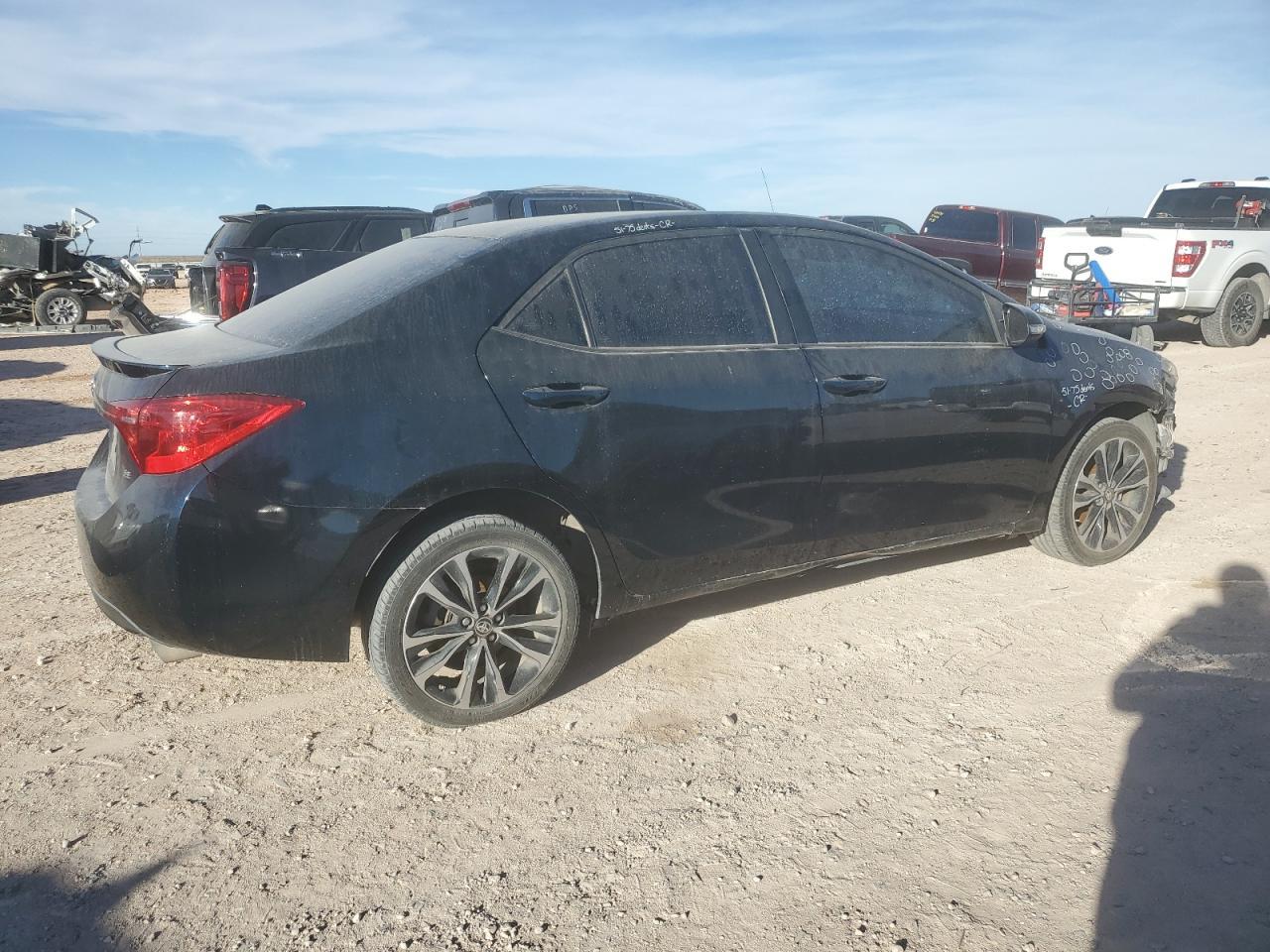 2019 TOYOTA COROLLA L - Фото 3
