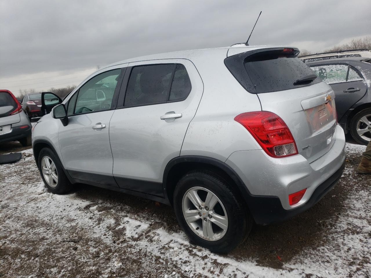 2021 CHEVROLET TRAX LS - Image 2