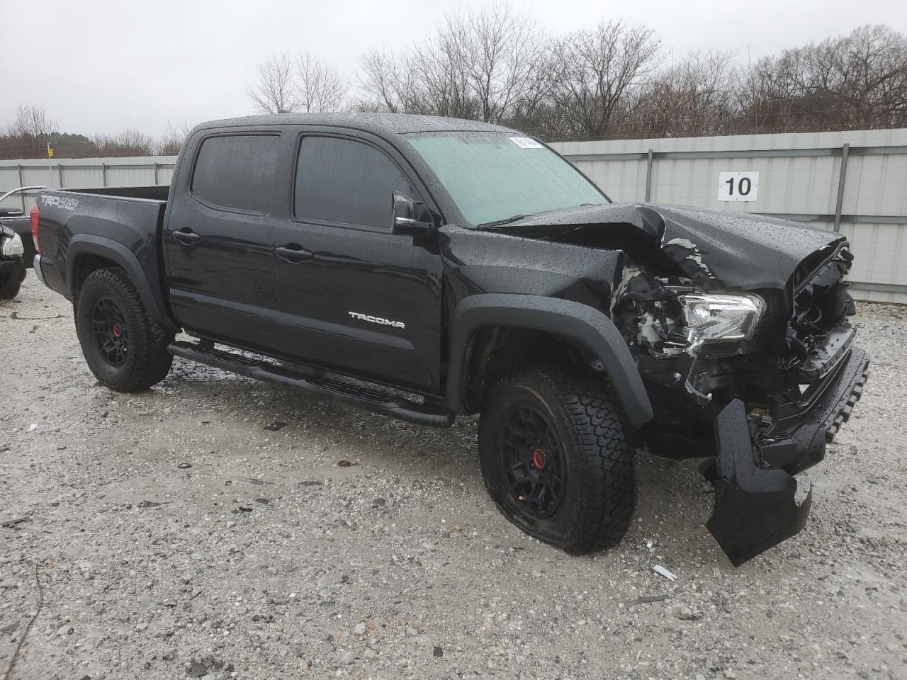 2017 TOYOTA TACOMA DOU - Фото 4