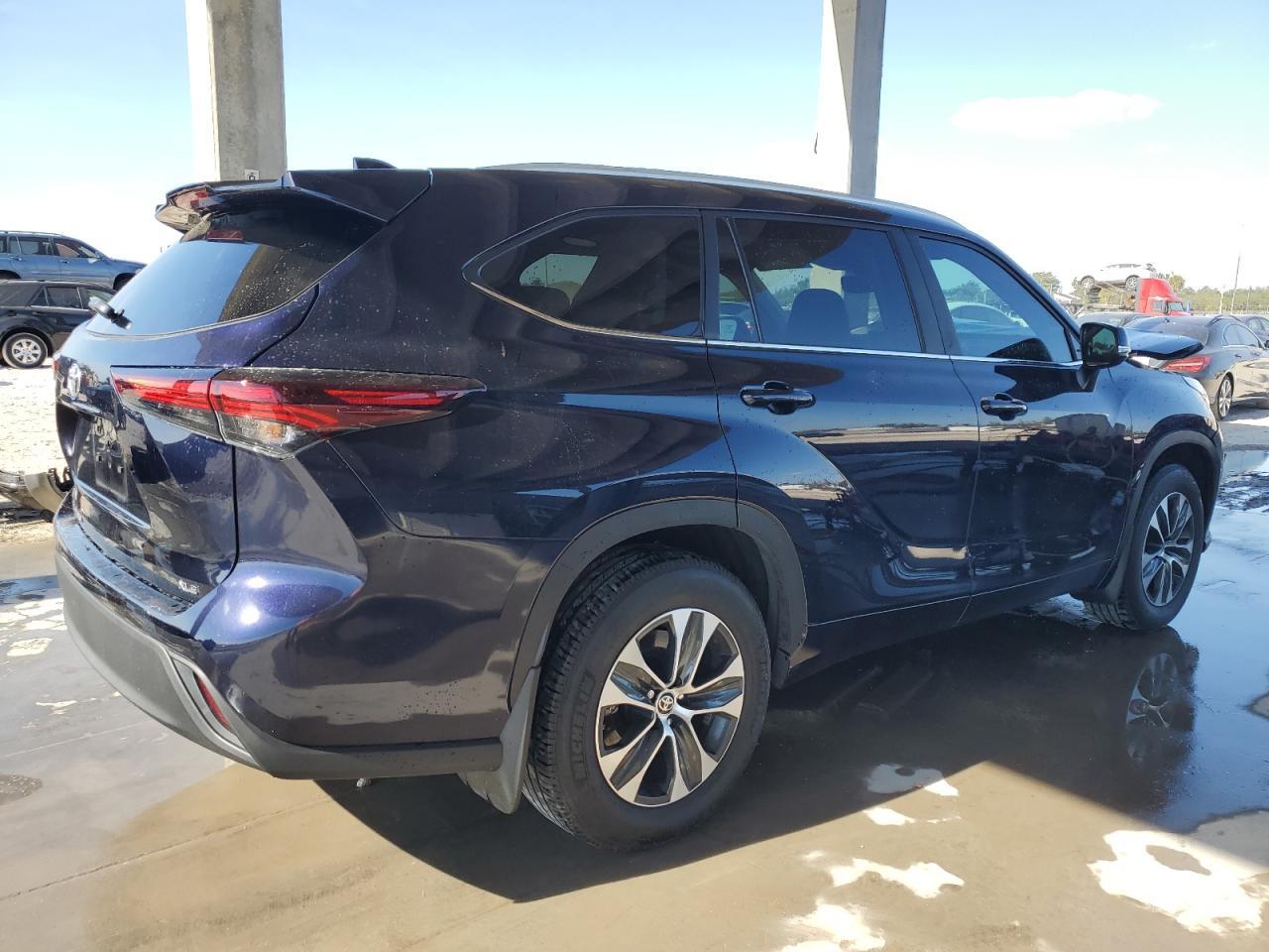 2024 TOYOTA HIGHLANDER - Image 3
