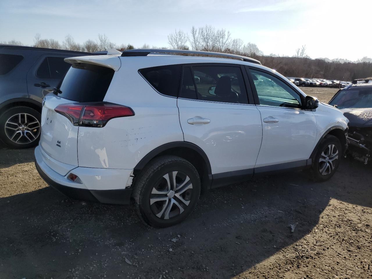 2017 TOYOTA RAV4 LE - Image 3