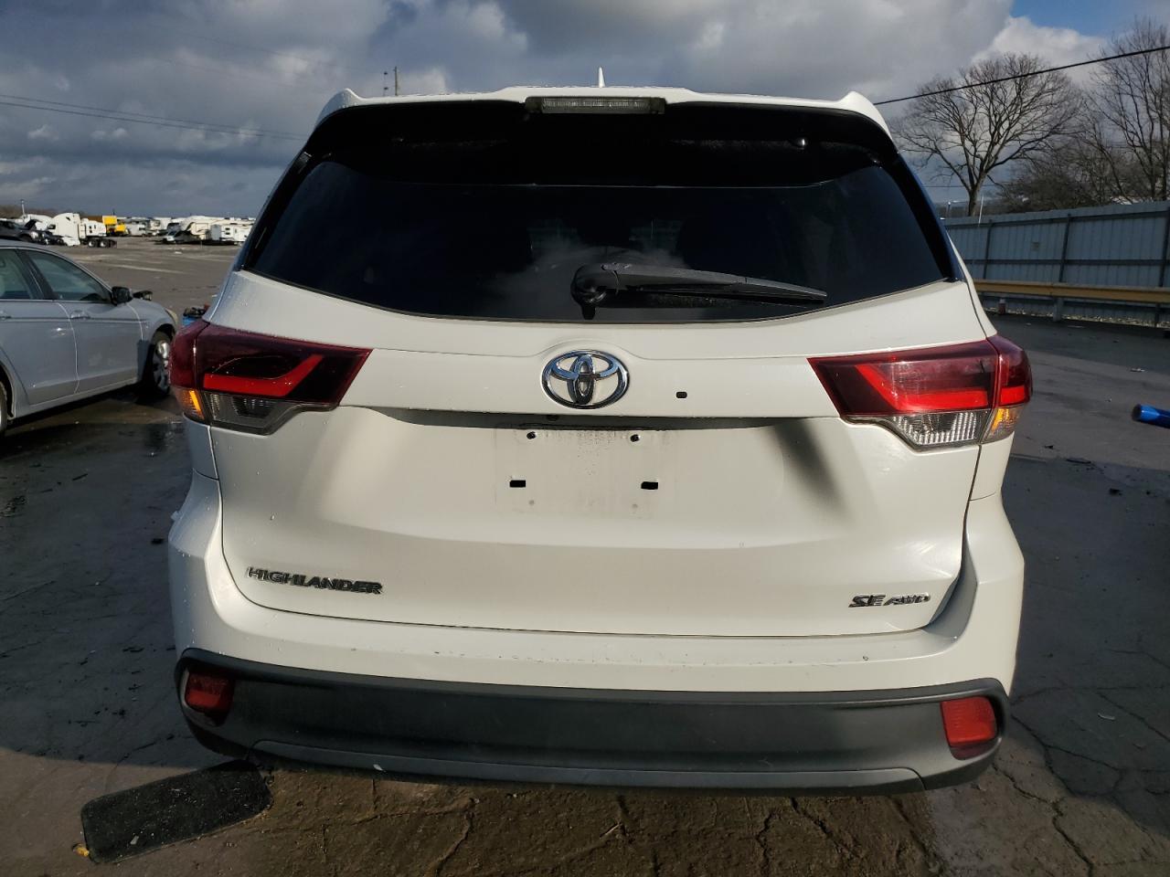 2019 TOYOTA HIGHLANDER - Image 6