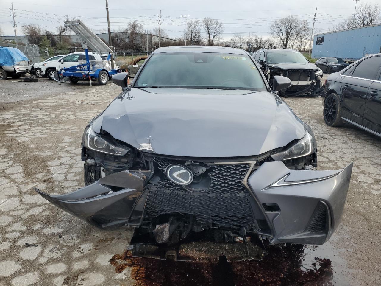 2018 LEXUS IS 300 - Фото 5