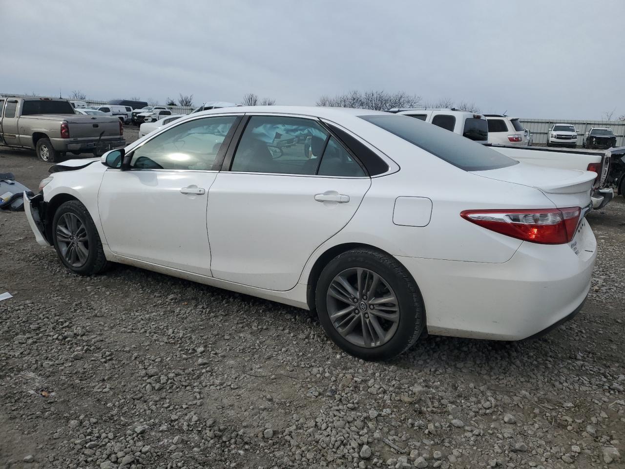 2017 TOYOTA CAMRY LE - Фото 2
