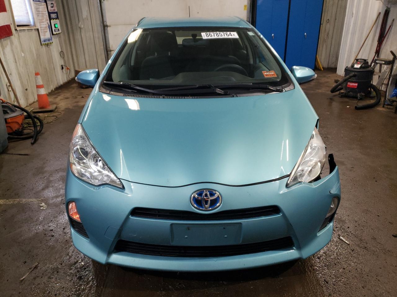 2013 TOYOTA PRIUS C - Фото 5