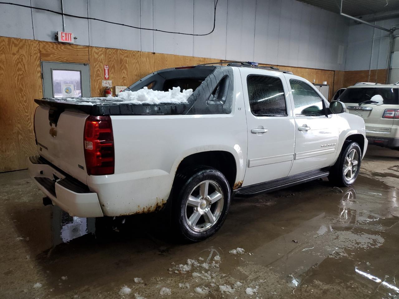 2012 CHEVROLET AVALANCHE - Image 3