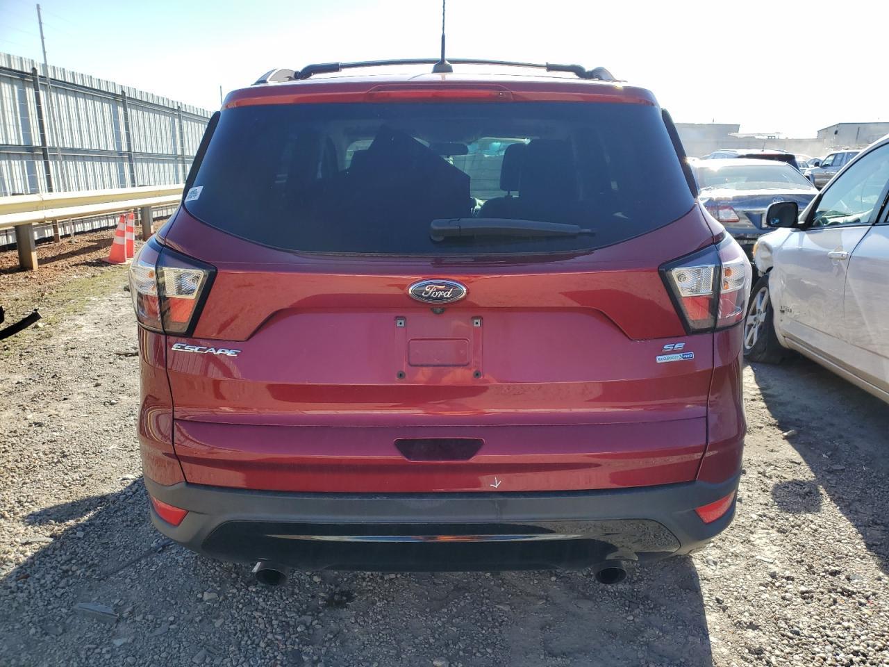 2017 FORD ESCAPE SE - Image 6