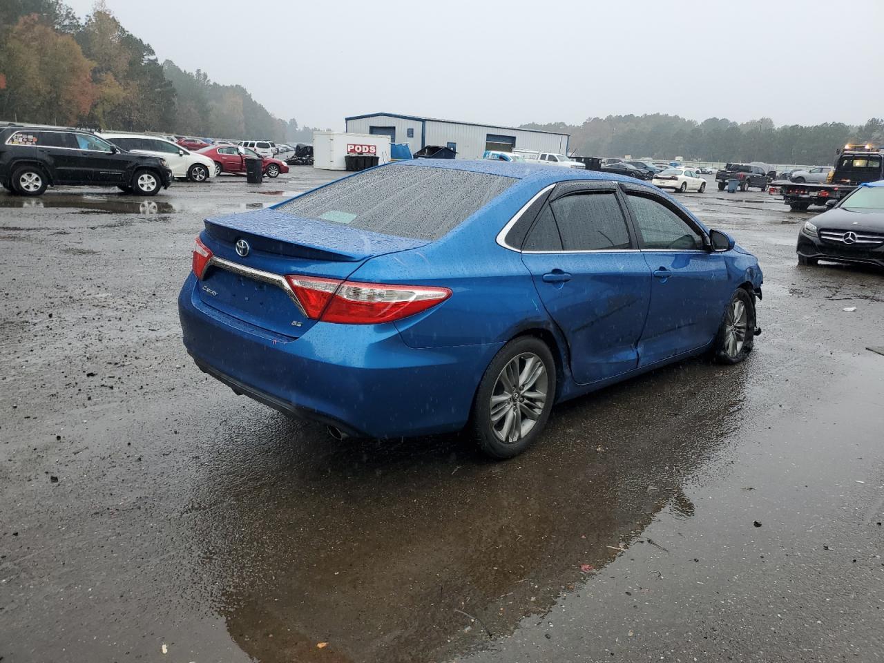 2017 TOYOTA CAMRY LE - Image 3