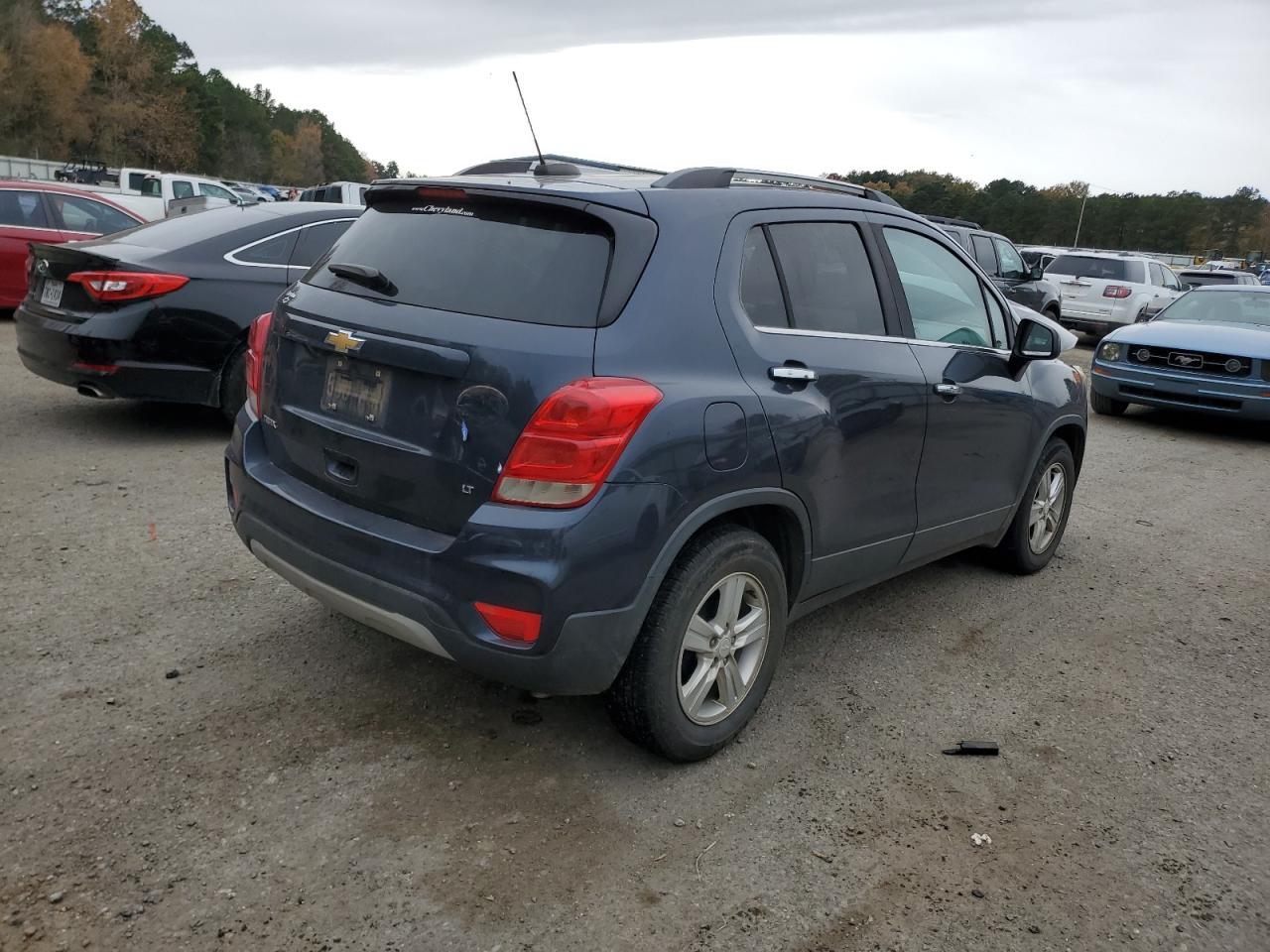 2018 CHEVROLET TRAX 1LT - Image 3