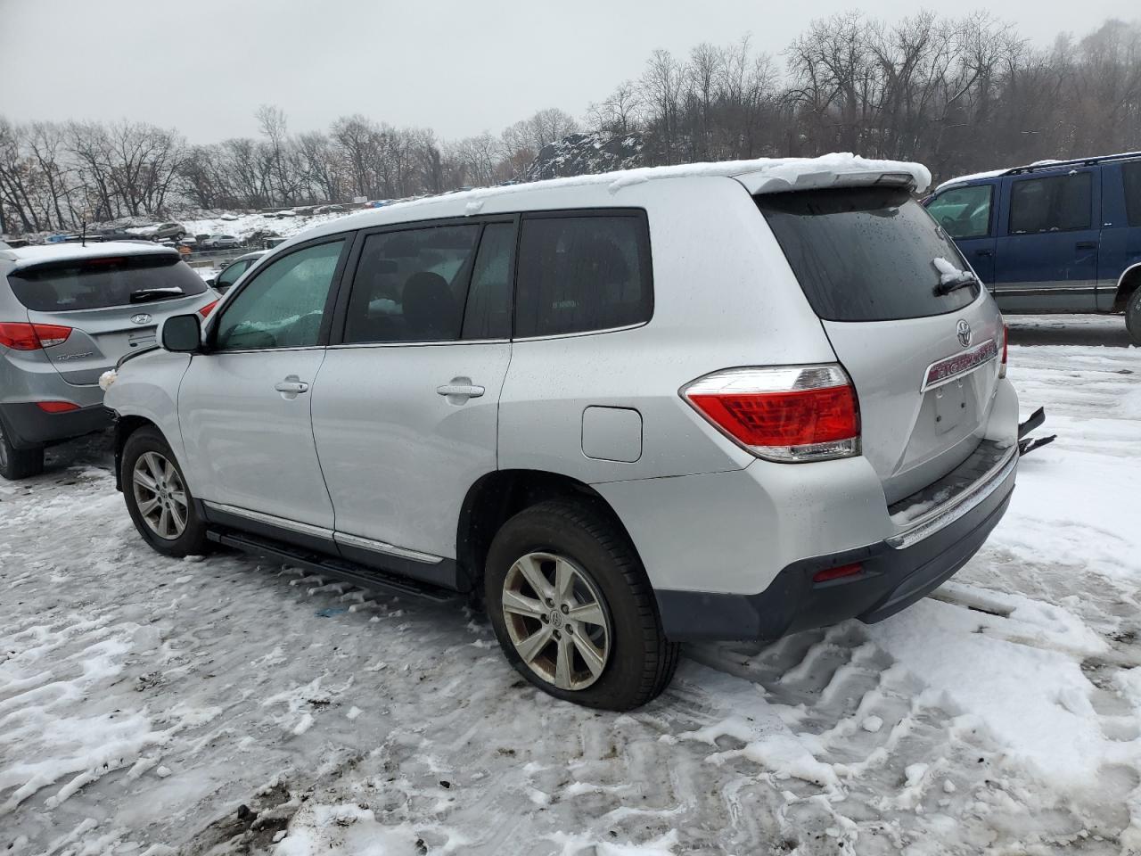 2012 TOYOTA HIGHLANDER - Image 2