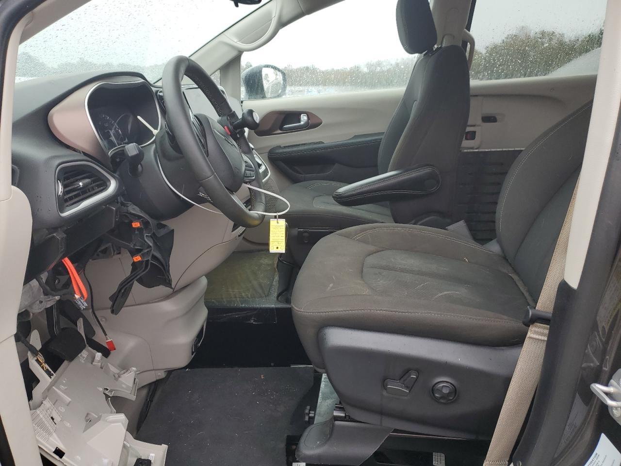 2022 CHRYSLER VOYAGER LX - Фото 7