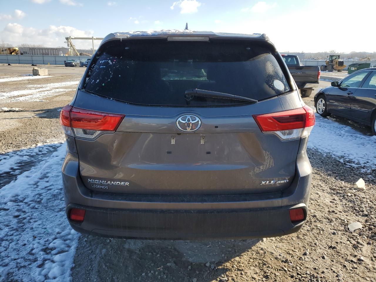 2018 TOYOTA HIGHLANDER - Фото 6