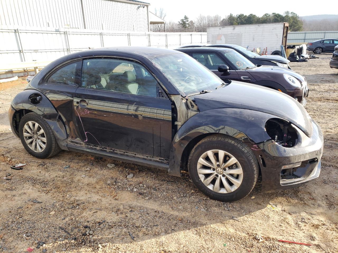 2019 VOLKSWAGEN BEETLE S - Image 4