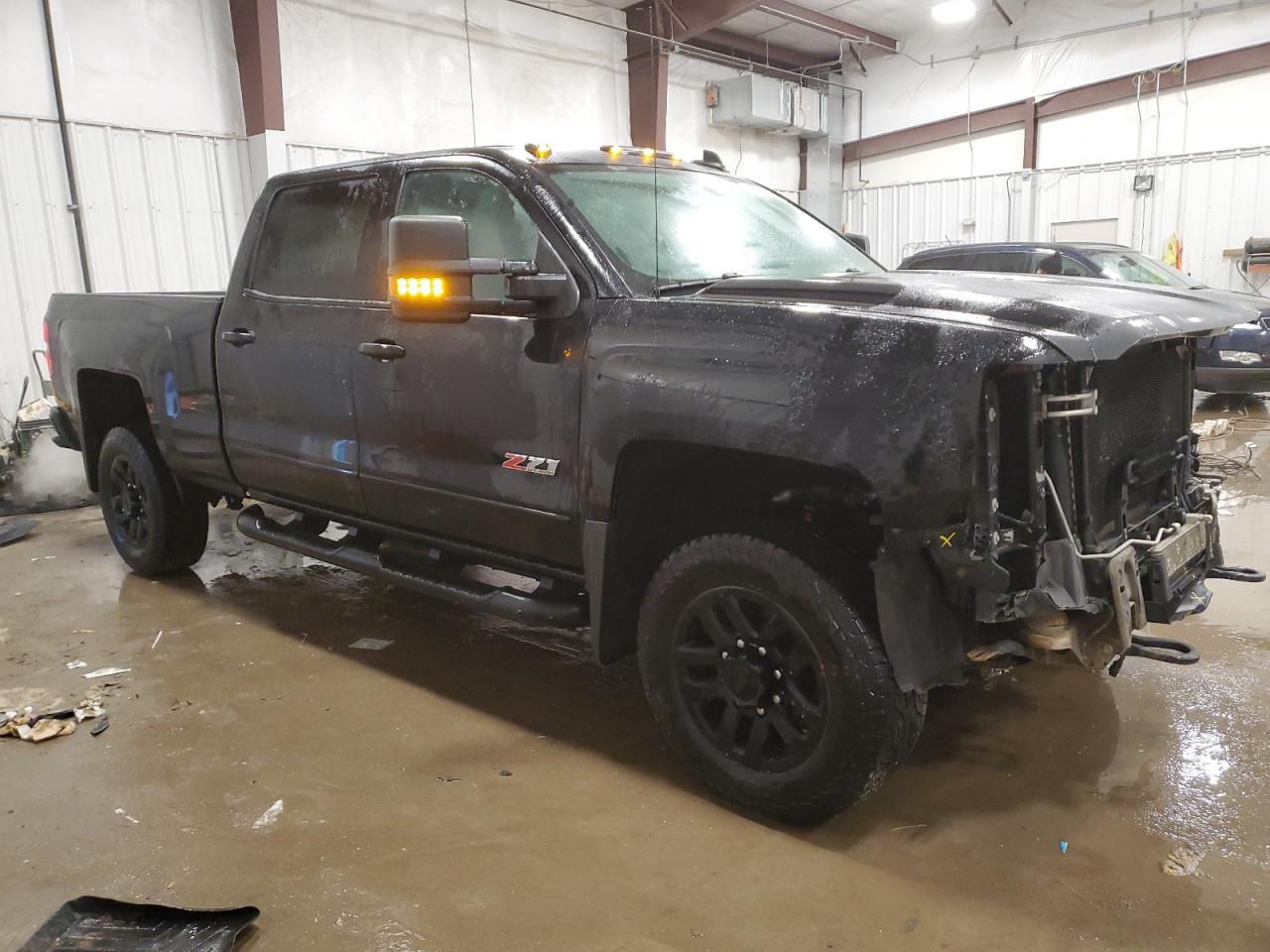 2017 CHEVROLET SILVERADO - Image 4