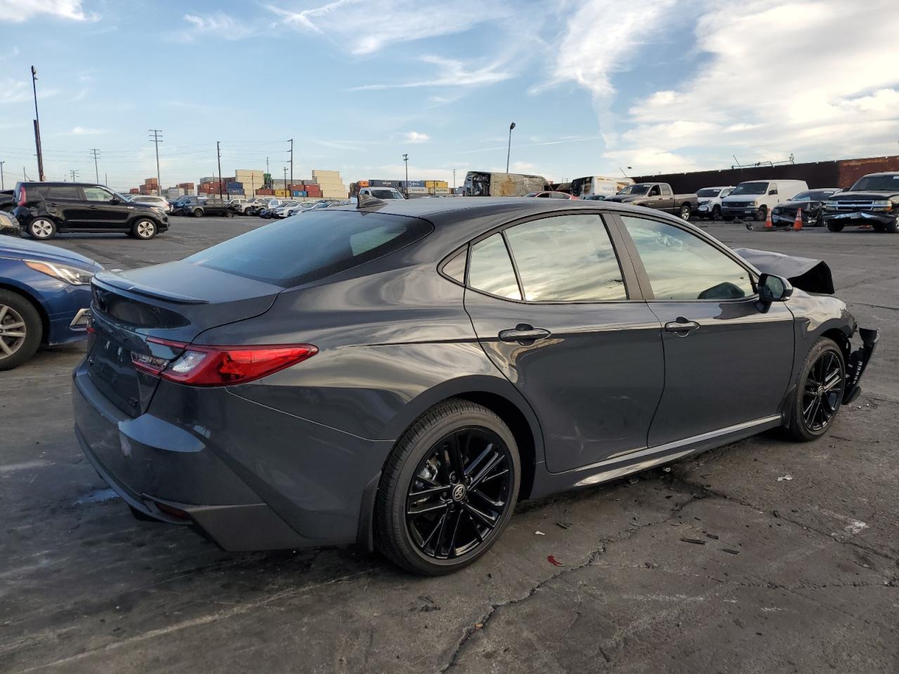 2025 TOYOTA CAMRY XSE - Фото 3