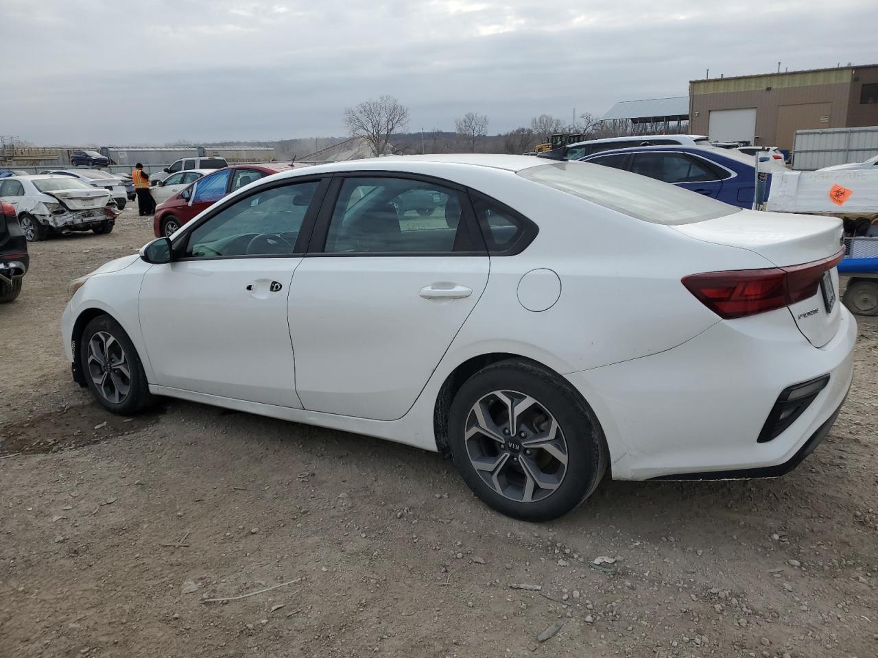2021 KIA FORTE FE - Фото 2