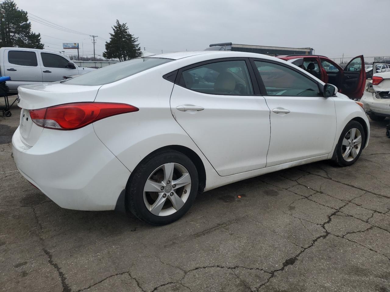 2013 HYUNDAI ELANTRA GL - Image 3