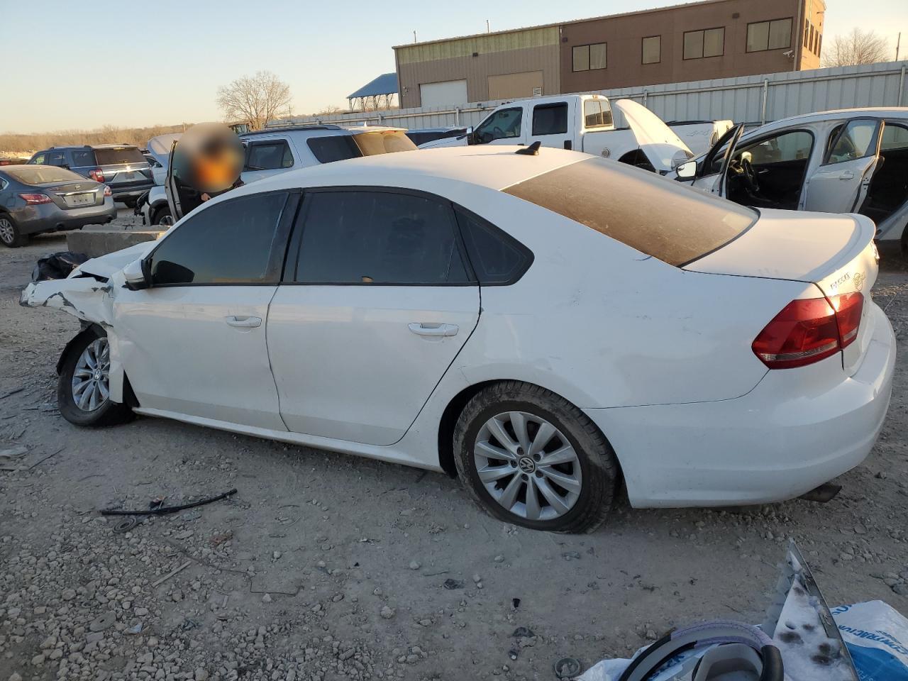 2014 VOLKSWAGEN PASSAT S - Фото 2