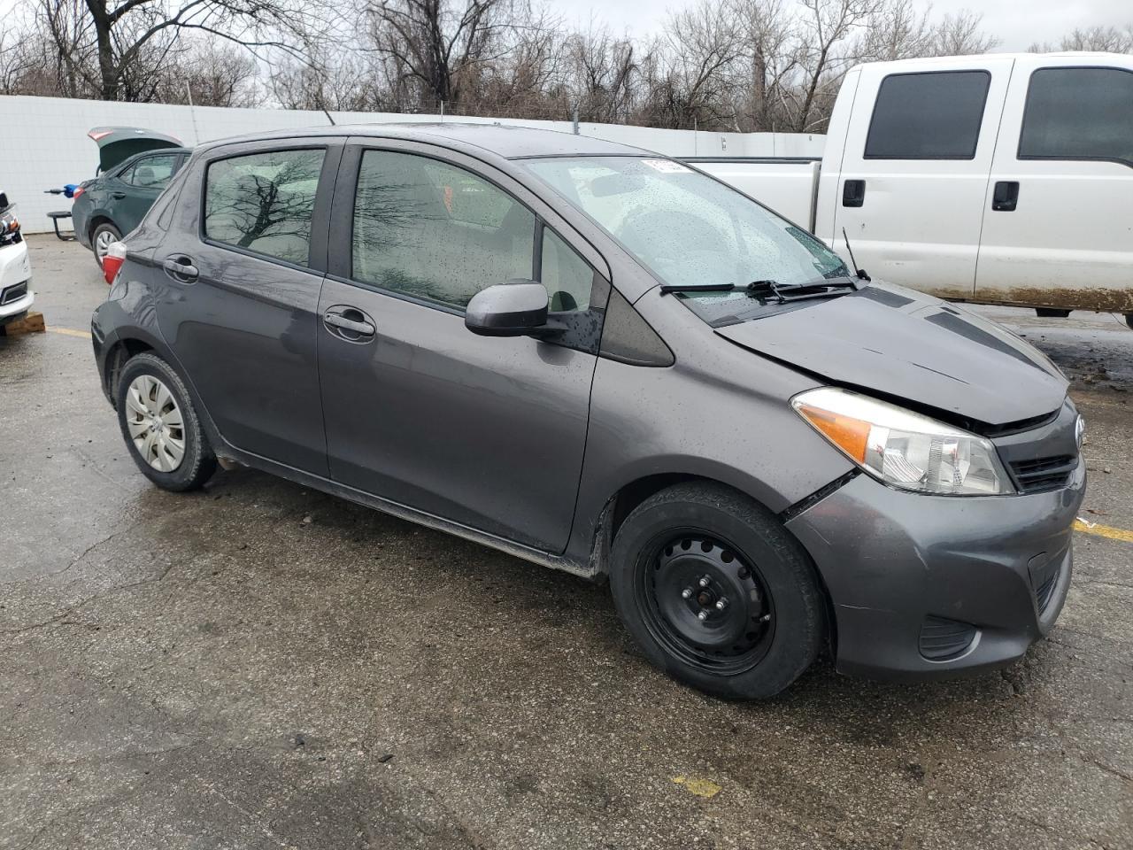 2014 TOYOTA YARIS - Фото 4