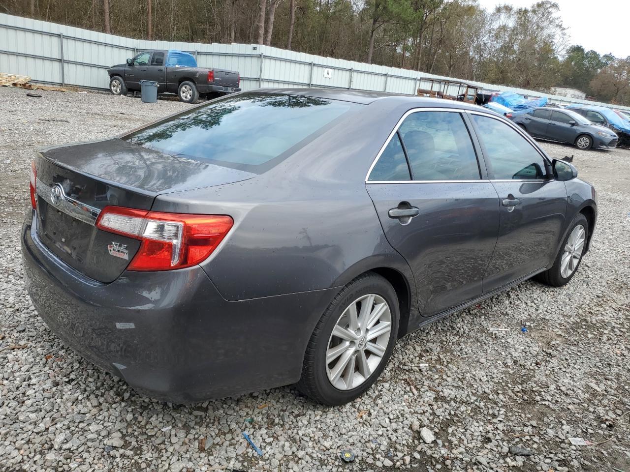 2013 TOYOTA CAMRY L - Фото 3