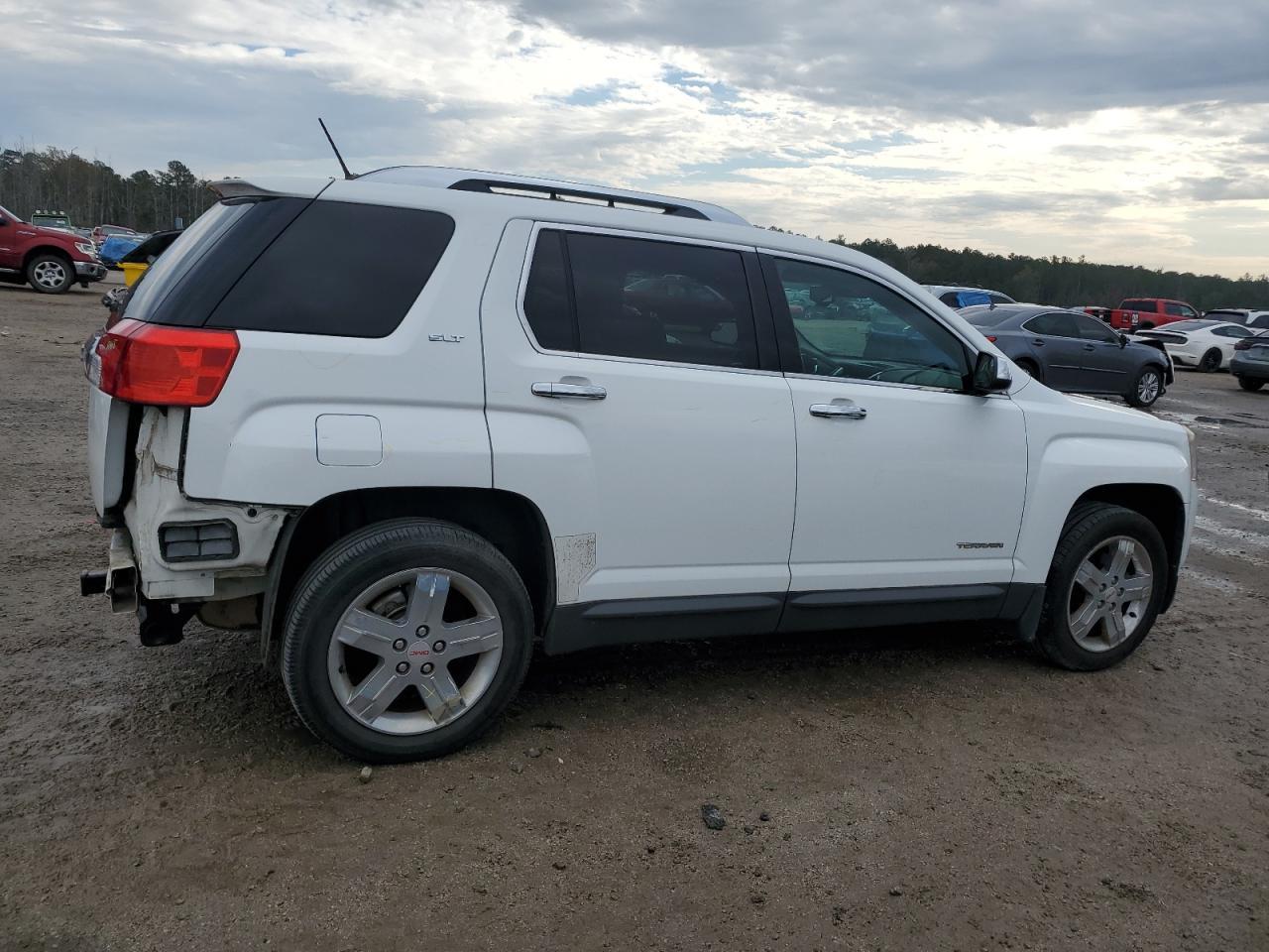 2013 GMC TERRAIN SL - Image 3