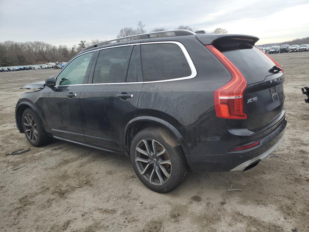2016 VOLVO XC90 T6 - Image 2
