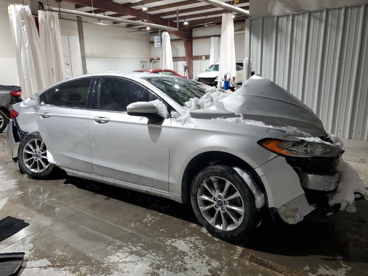 2017 FORD FUSION SE - Фото 4