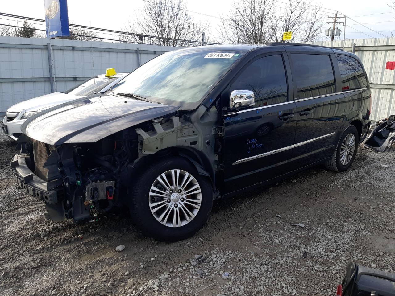 2013 CHRYSLER TOWN & COU car image