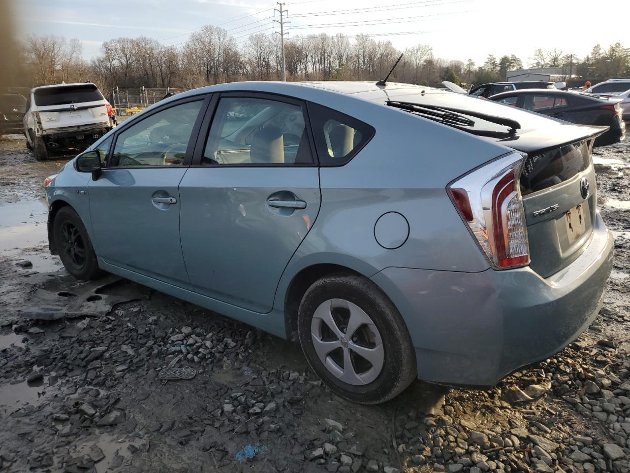2015 TOYOTA PRIUS - Фото 2