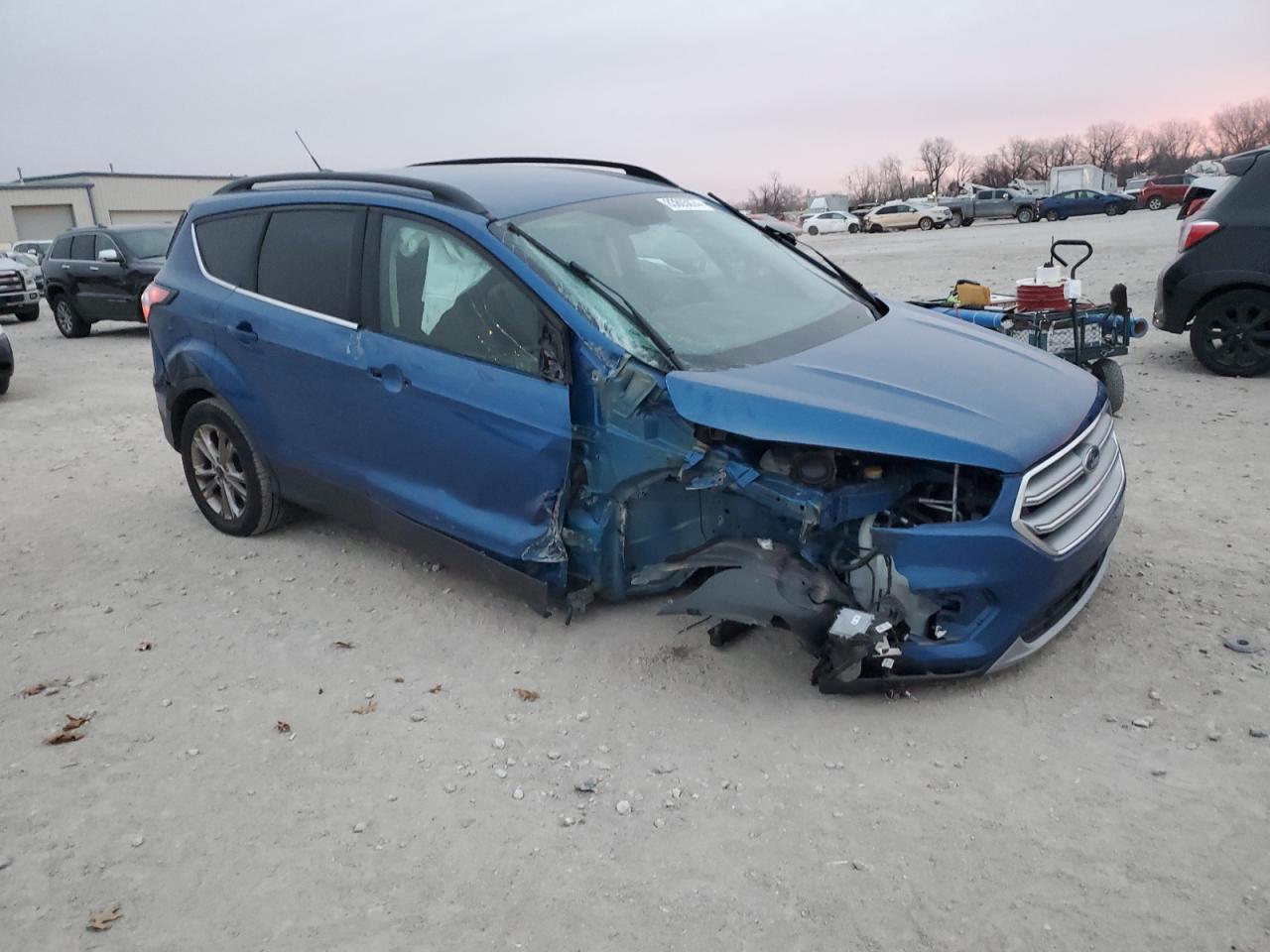 2017 FORD ESCAPE SE - Image 4