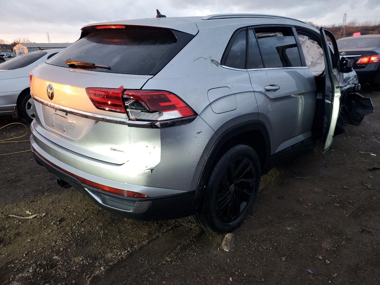 2022 VOLKSWAGEN ATLAS CROS - Image 3