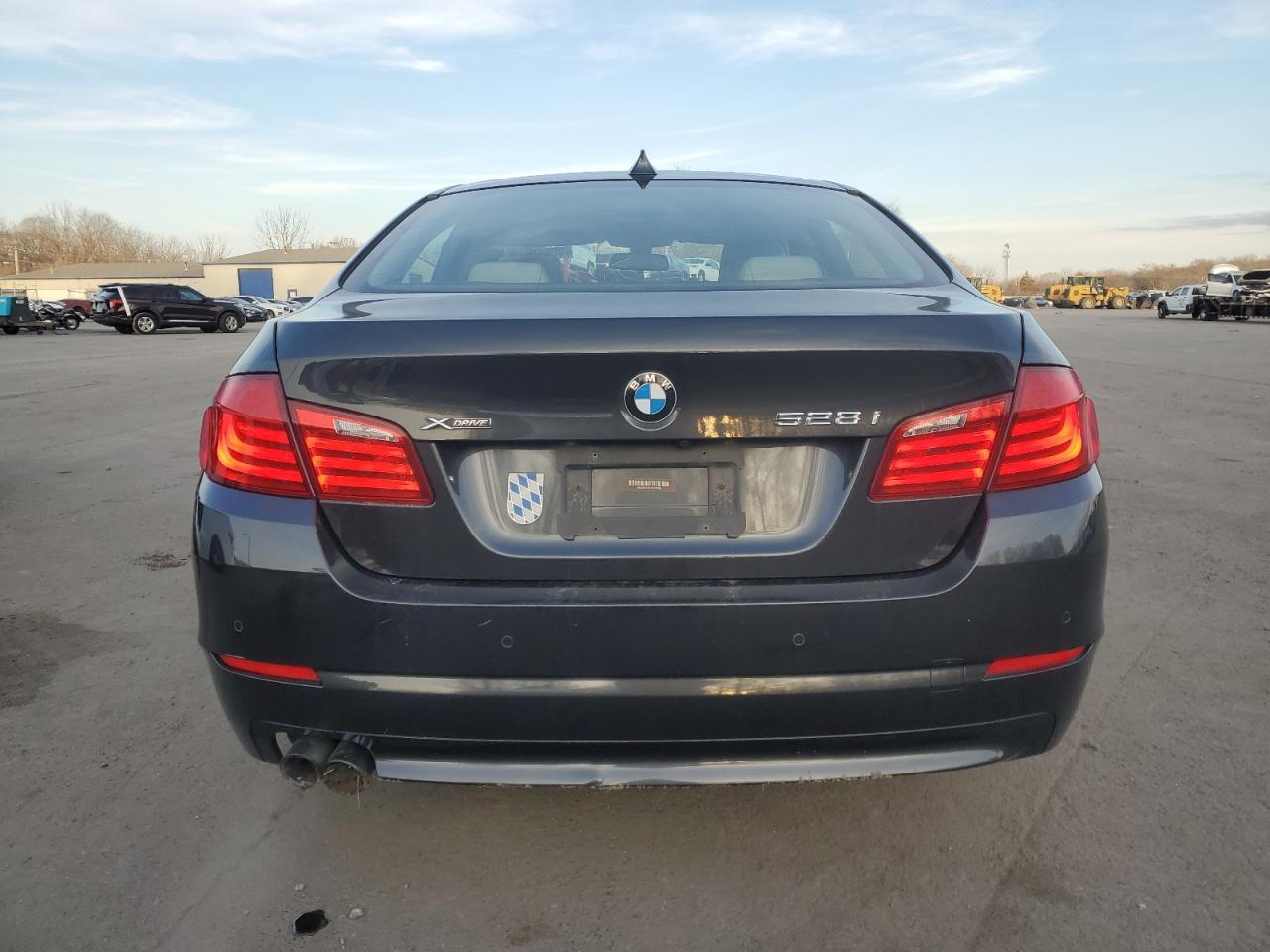 2013 BMW 528 XI - Image 6