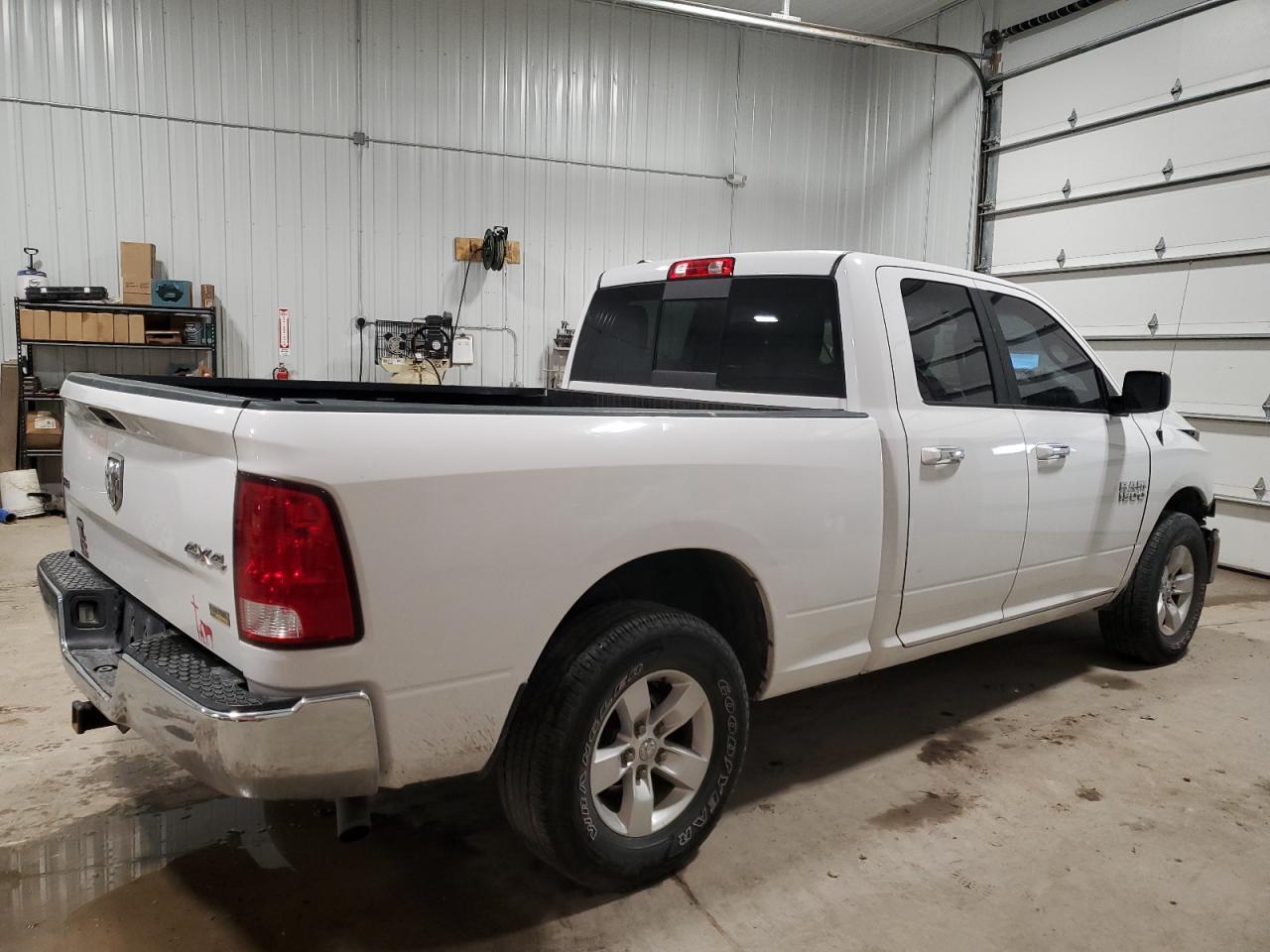 2017 RAM 1500 SLT - Image 3